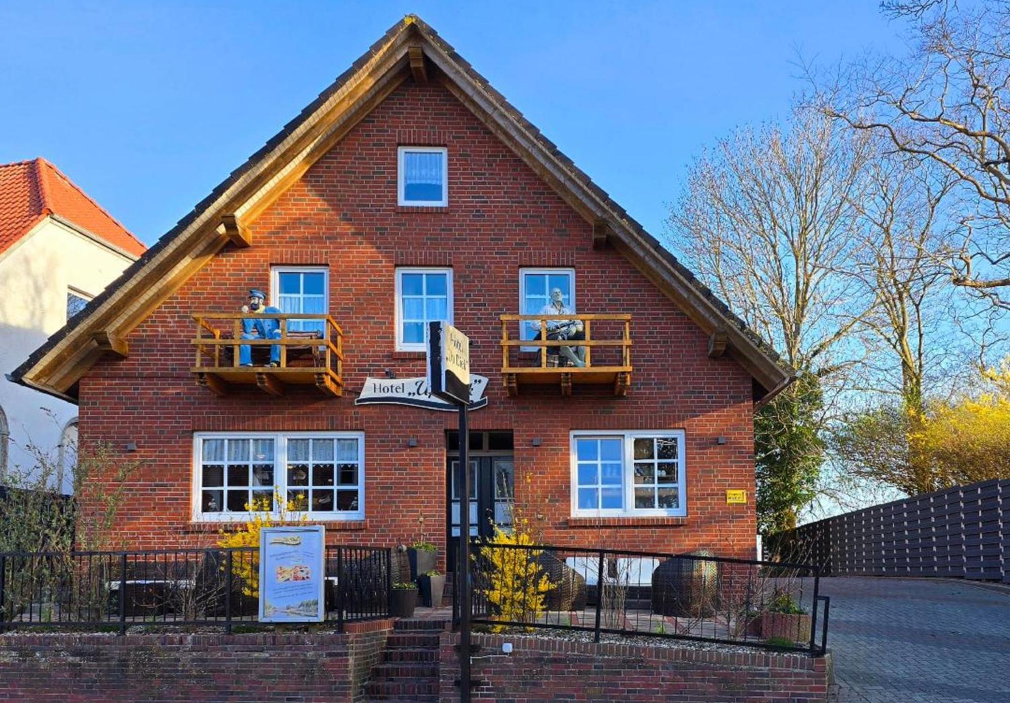Hotel Up Diek Carolinensiel Exterior photo